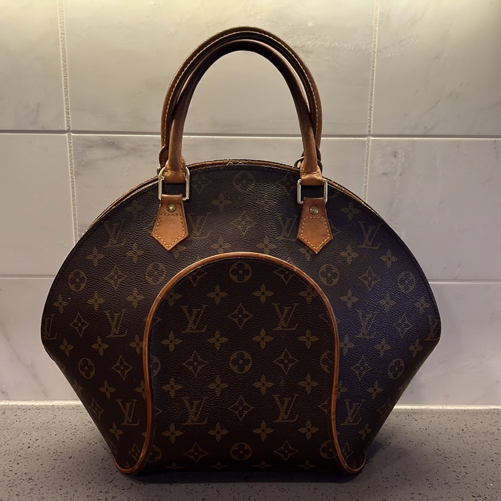 Louis Vuitton Monogram Ellipse MM